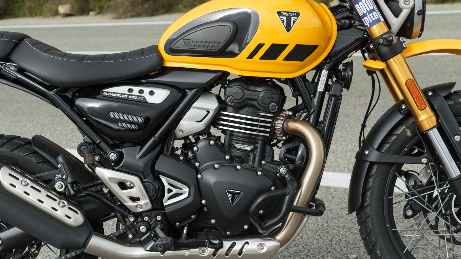 Ο κινητήρας της Triumph Scrambler 400 XC είναι ένας υγρόψυκτος, μονοκύλινδρος, 4βάλβιδος της νέας σειράς TR, με 1ΕΕΚ και συνολική χωρητικότητα 398 κ.εκ.