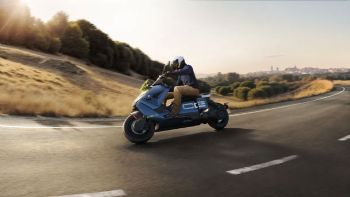 BMW   CE 04,   scooter- ,       premium     .    BMW CE 04 2024      