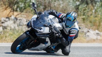 CFMOTO 675 SR-R - Test