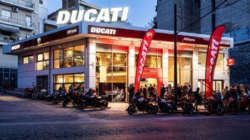 Season Opening Ducati 2025:  ,    Ducati Athens