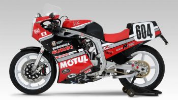    Suzuki   Yoshimura   ,      .        GSX-R750,      