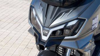   ,  ADX 300      scooter     SYM.   LED   DRL    adventure ,       