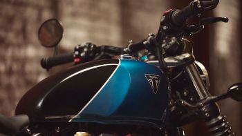  Triumph Bonneville Bobber 2026          bobber   .
