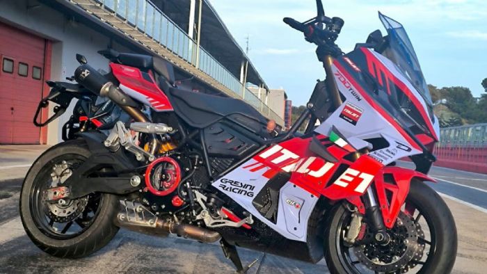  Italjet          Dragster 700 Twin    Enzo  Dino Ferrari  .     ,            .   Style Center  Castel Guelfo,            ,        scooter       sportbike. 