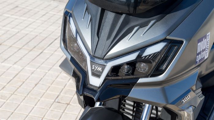   ,  ADX 300      scooter     SYM.   LED   DRL    adventure ,              ,  .