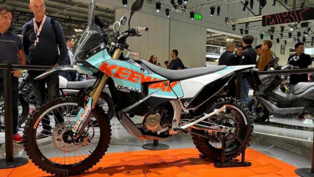   Dakar  Keeway       Adventure