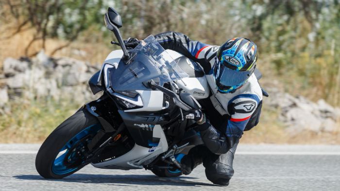 CFMOTO 675 SR-R - Test