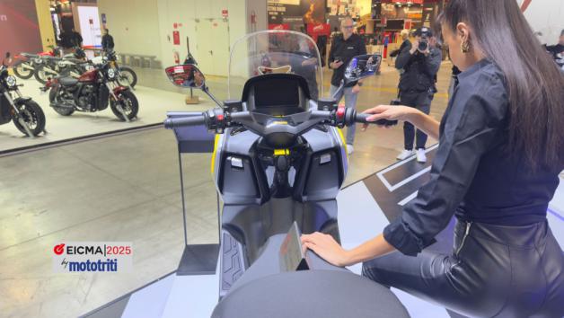    TFT       joystick   ,    ,   traction control   .