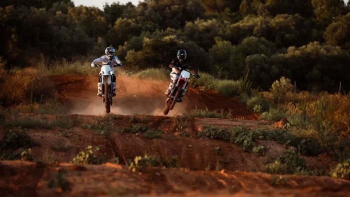  Stark Future  ,       FIM        Supercross 2025.    -     