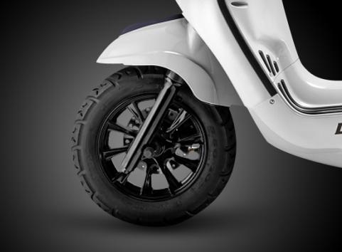 Daytona Diva 125e (LX): Κομψή γοητεία Daytona Diva 125e (LX): Κομψή γοητεία