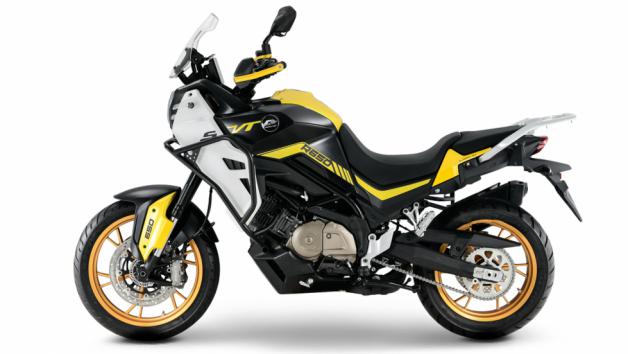 QJMOTOR SVT 650: Με V2 κινητήρα και πλούσιο εξοπλισμό.  