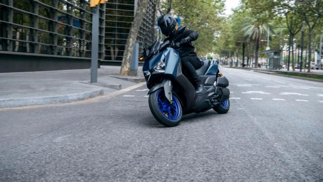 YAMAHA XMAX 300: Με αέρα πολυτέλειας 