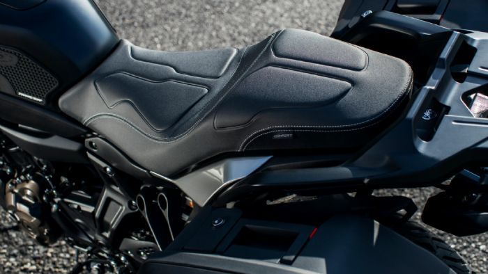 Νέα πιο άνετη σέλα για την έκδοση Tracer 7 GT