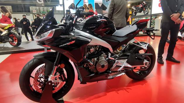 Aprilia Tuono 660 Factory: «Αλήτικο», πιο δυνατό και ελαφρύτερο 