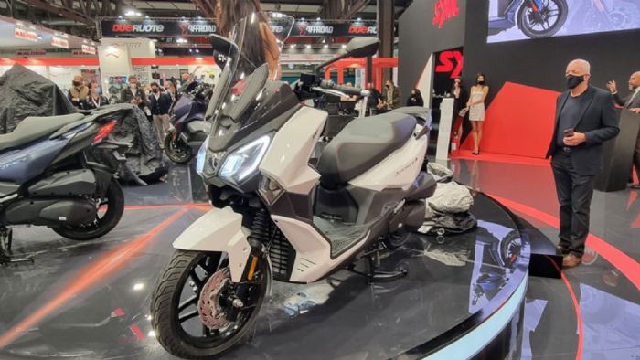 SYM Joyride 300: GT scooter με 16άρη τροχό 