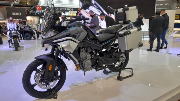 800MT: Η μεγαλύτερη adventure της CFMoto 