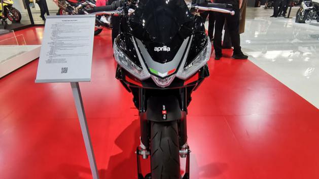 Aprilia Tuono 660 Factory: «Αλήτικο», πιο δυνατό και ελαφρύτερο 