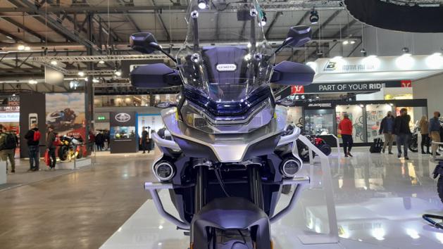 800MT: Η μεγαλύτερη adventure της CFMoto 