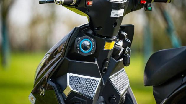 Sunra Hawk: Με ενσωματωμένο ραδιόφωνο 