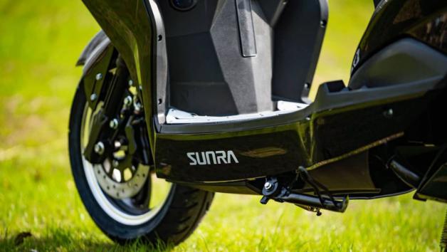 Sunra Hawk: Με ενσωματωμένο ραδιόφωνο 