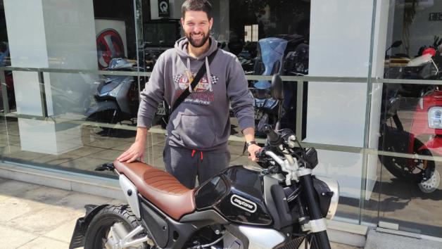 5 DAYTONA ROCKSTAR 500 παραδόθηκαν σε τυχερούς του πολεμικού ναυτικού 