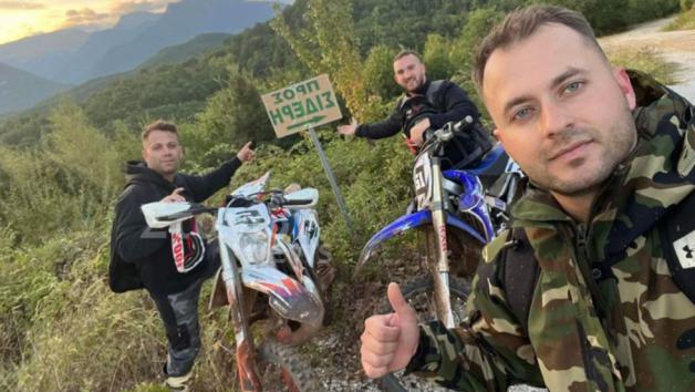 Εθελοντές αναβάτες Enduro στο πλευρό των πληγέντων στη Θεσσαλία  