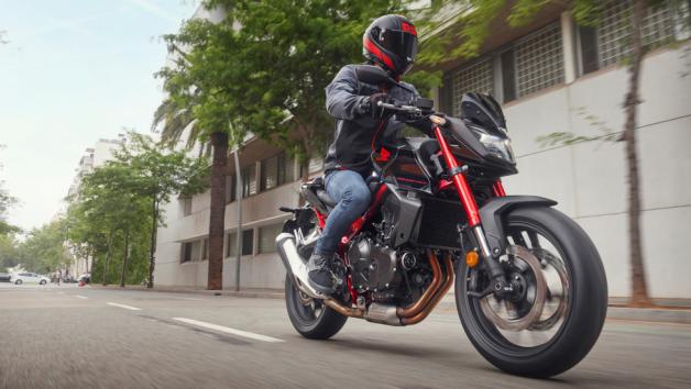 Honda: Οδήγησε το ολοκαίνουργιο CB750 Hornet 