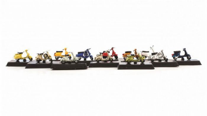 Set 24 τεμαχίων Vespa σε κλίμακα 1:32 