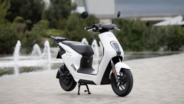 Honda: Βραβείο σχεδιασμού για δυο ηλεκτρικά scooter 