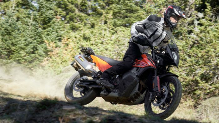 KTM 890 Adventure 2021: Υποψήφιο για Best Moto 2021 