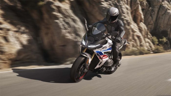 BMW R1300RS: «Κλασική» Sport Touring με κινητήρα 1300 κ.εκ. και κιβώτιο ASA 