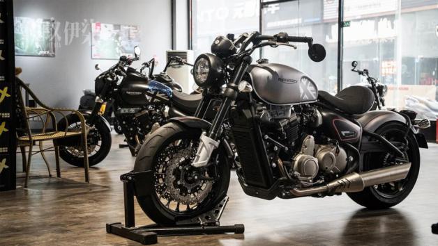 Νέο 650cc Bobber με 240 λάστιχο πίσω από την Κίνα 