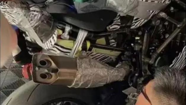 Κατασκοπικές φωτογραφίες από 800άρι SuperSport της CFMOTO σε πίστα Κατασκοπικές φωτογραφίες από 800άρι SuperSport της CFMOTO σε πίστα