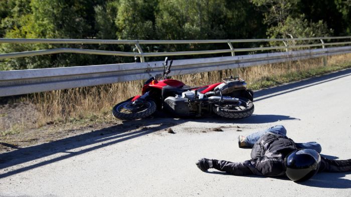 Αλλο ένα τροχαίο με εγκατάλειψη μοτοσυκλετιστή 