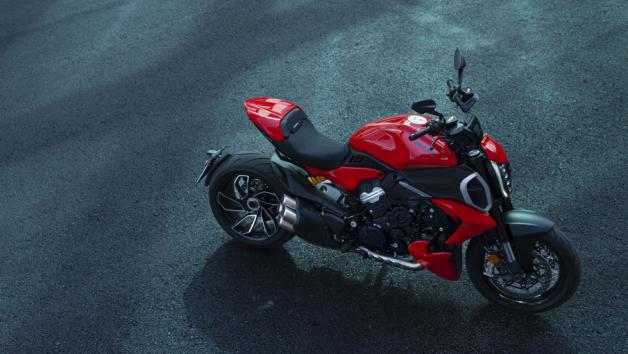 Ducati Diavel V4: Power Cruiser με 170 άλογα και «Κiller» εμφάνιση 
