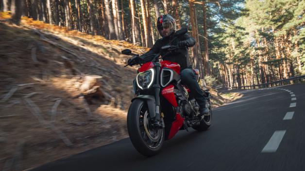 Ducati Diavel V4: Power Cruiser με 170 άλογα και «Κiller» εμφάνιση 