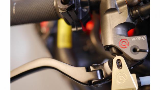 Η Ducati Desmosedici του Troy Bayliss στο σφυρί σε αστρονομική τιμή Η Ducati Desmosedici του Troy Bayliss στο σφυρί σε αστρονομική τιμή