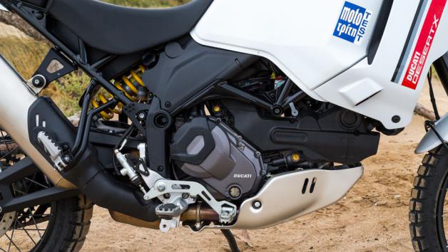 Ducati Desert-X: Ο νέος L2 βάζει «φωτιά» στη διασκέδαση με 110 ίππους 