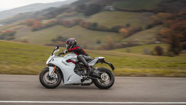 Ducati Supersport 950: Πιστάδικες αρετές με Cornering ABS & 251χλμ τελική 