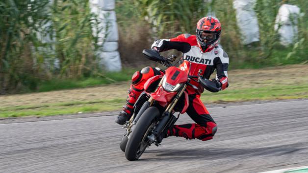 Ducati Hypermotard 698 Mono: Mono-κυκλο με πολιτικό κοστούμι 