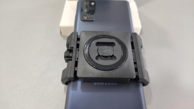 Test βάση κινητού: SP Connect Mirror Mount και Universal Phone Clamp 