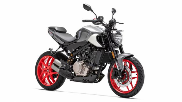 H Keeway παρουσιάζει γυμνό V2 300άρι 