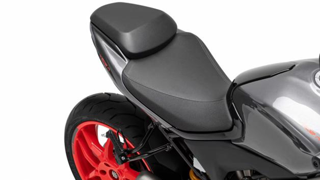 H Keeway παρουσιάζει γυμνό V2 300άρι 