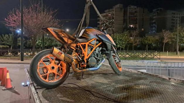 Συνελήφθη 21χρονος να κάνει σούζες χωρίς δίπλωμα στον Κηφισό 