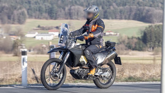 KTM 690 RALLY: Κατασκοπεία με «άρωμα» Dakar και 74 ίππους 