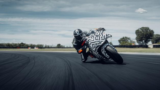 Επιστροφή στα Supersport παραγωγής για την KTM με το 990 RC R 