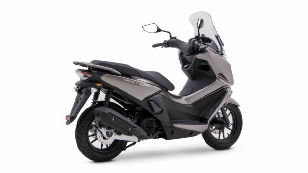 KYMCO SKY TOWN 125/150 - Στόχος ο κόσμος 