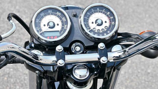 Ο πίνακας οργάνων του Meguro S1 (διαφέρει από αυτόν του W 230)