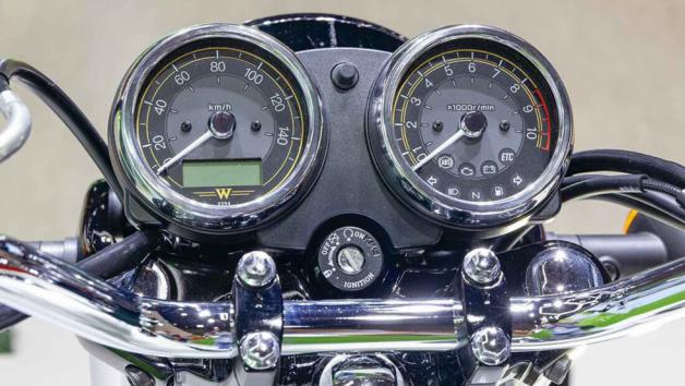 Ο πίνακας οργάνων του W 230