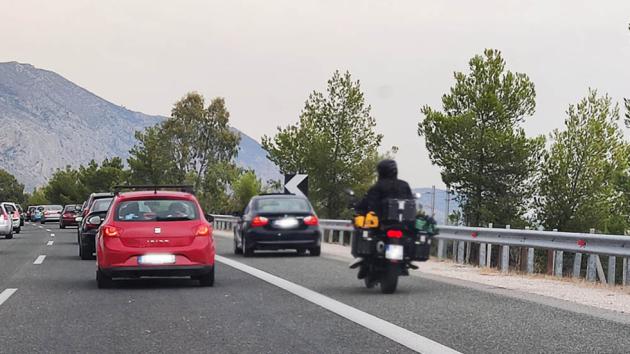 Νομιμοποιείται στην Ισπανία η κίνηση μοτοσυκλετών στην ΛΕΑ 